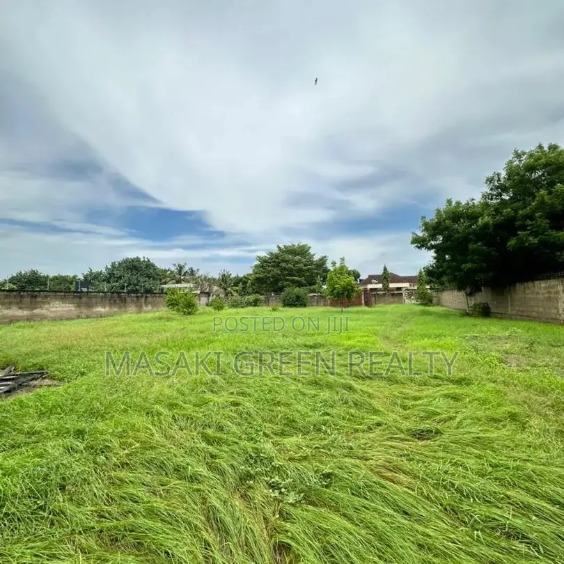 1000 SQM Plot for Sale at Ununio Beach in Kinondoni