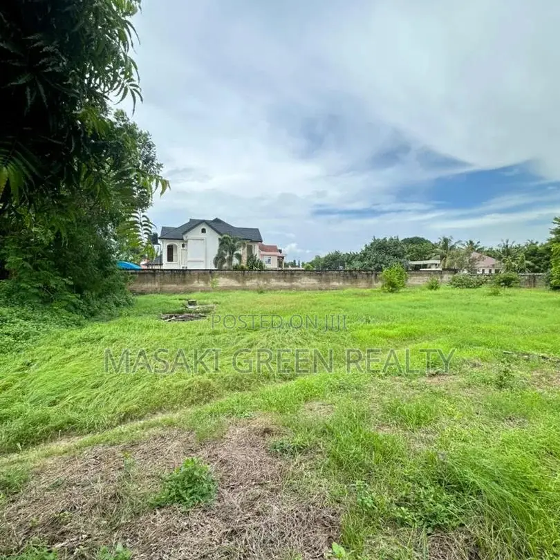 1000 SQM Plot for Sale at Ununio Beach in Kinondoni