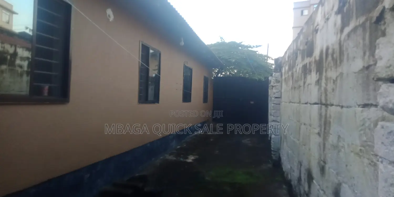 3bdrm Bungalow in Msasani Beach for rent in Msasani