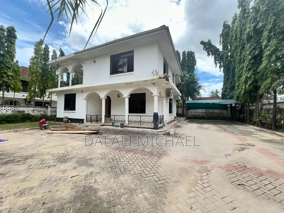 4bdrm Bungalow in Kawe Beach for rent in Kawe