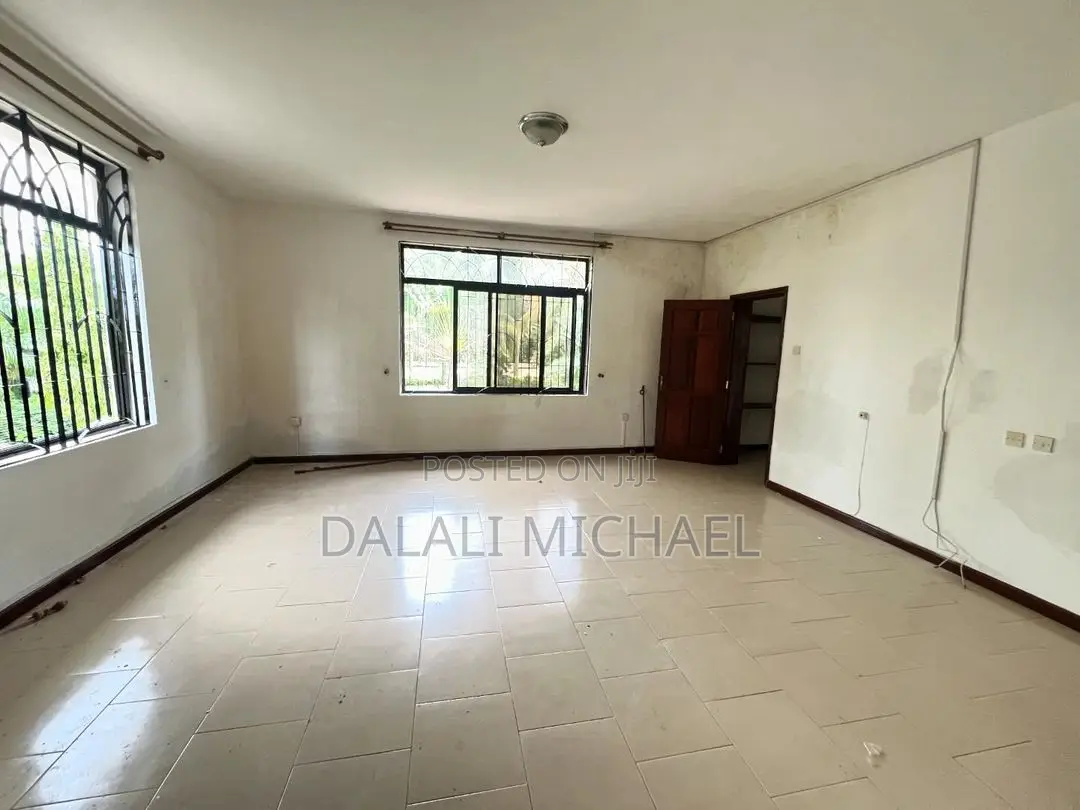 4bdrm Bungalow in Kawe Beach for rent in Kawe
