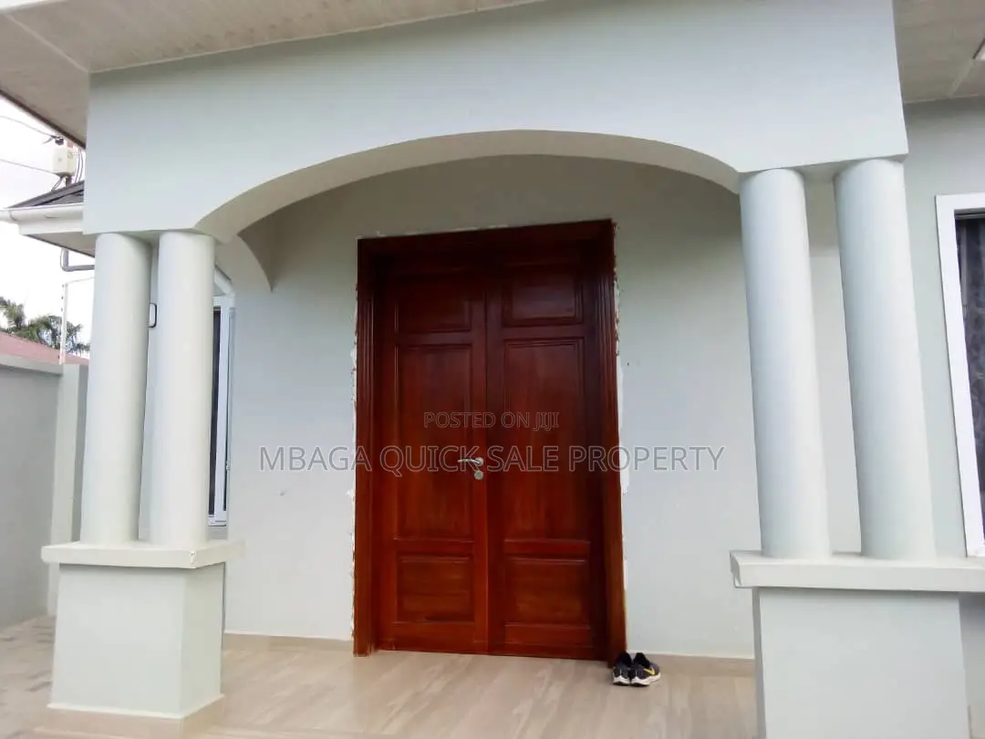 3bdrm Bungalow in Kinondoni for sale in Kinondoni