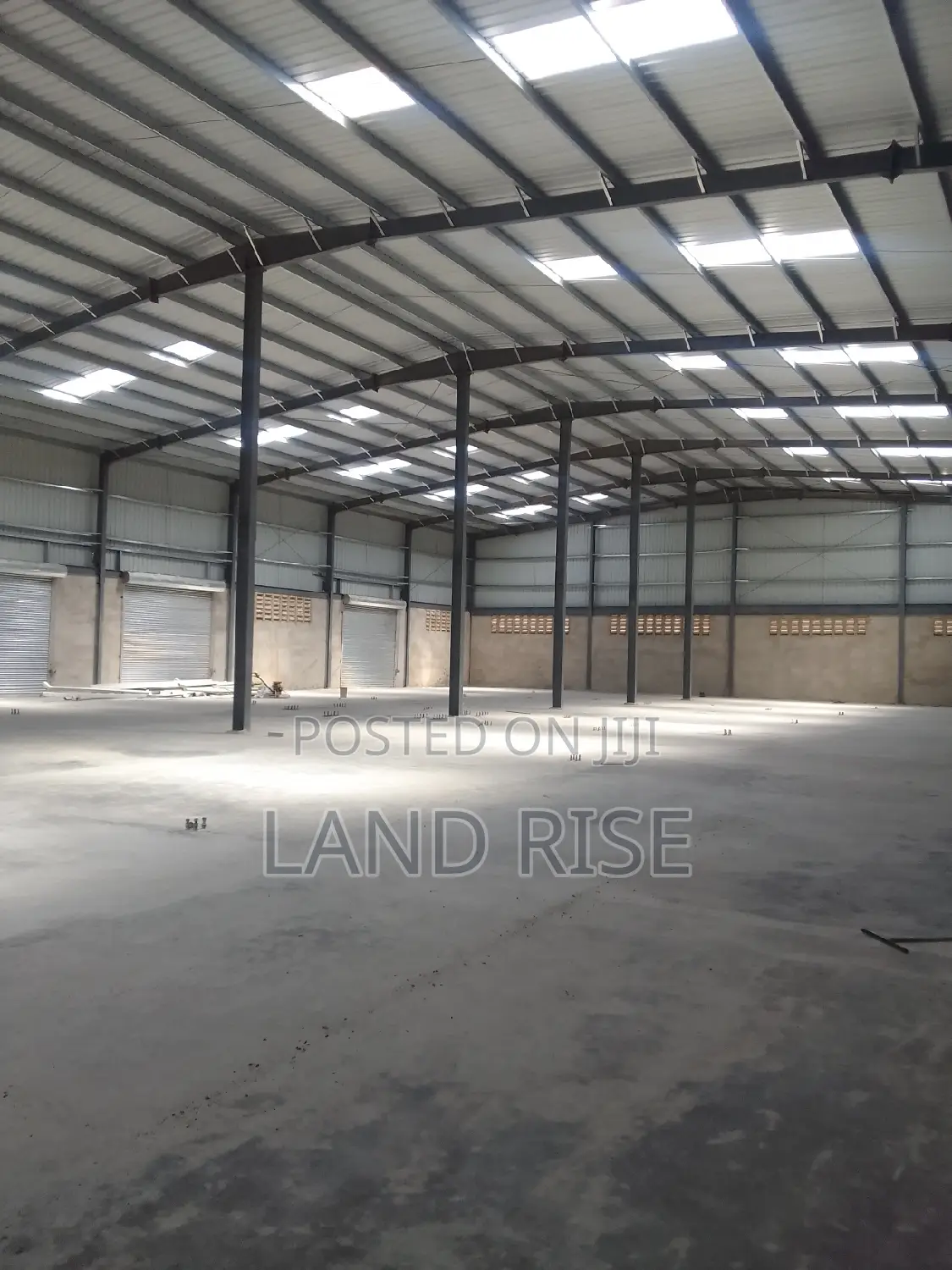 Warehouse in Tegeta SQM 2400 in Kinondoni