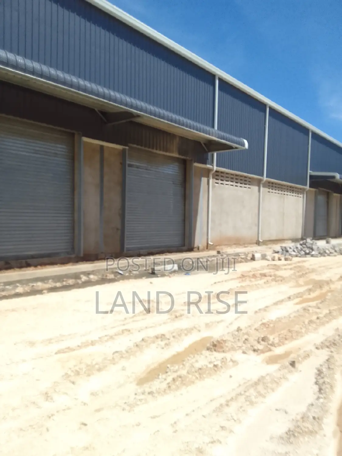 Warehouse in Tegeta SQM 2400 in Kinondoni