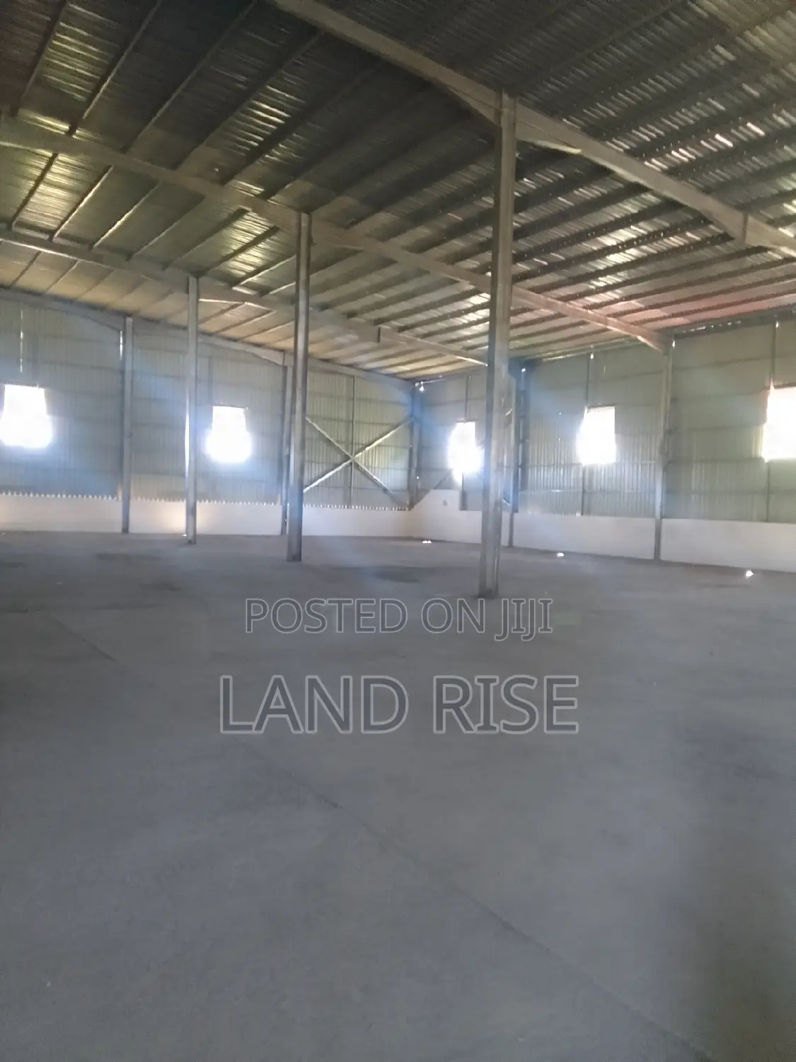 1400 SQM Warehouse in Tegeta in Kinondoni