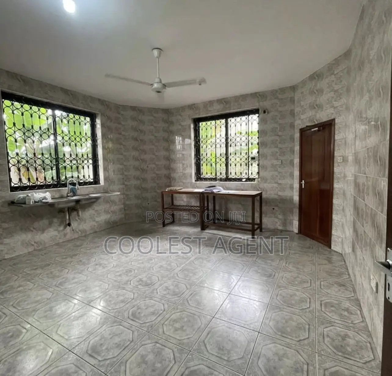 6bdrm Bungalow in Msasani, Kinondoni for rent in Kinondoni