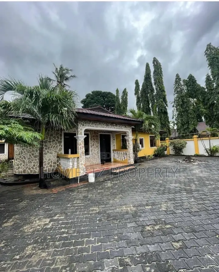 3bdrm House in Mbezi Beach, Kinondoni for sale in Kinondoni
