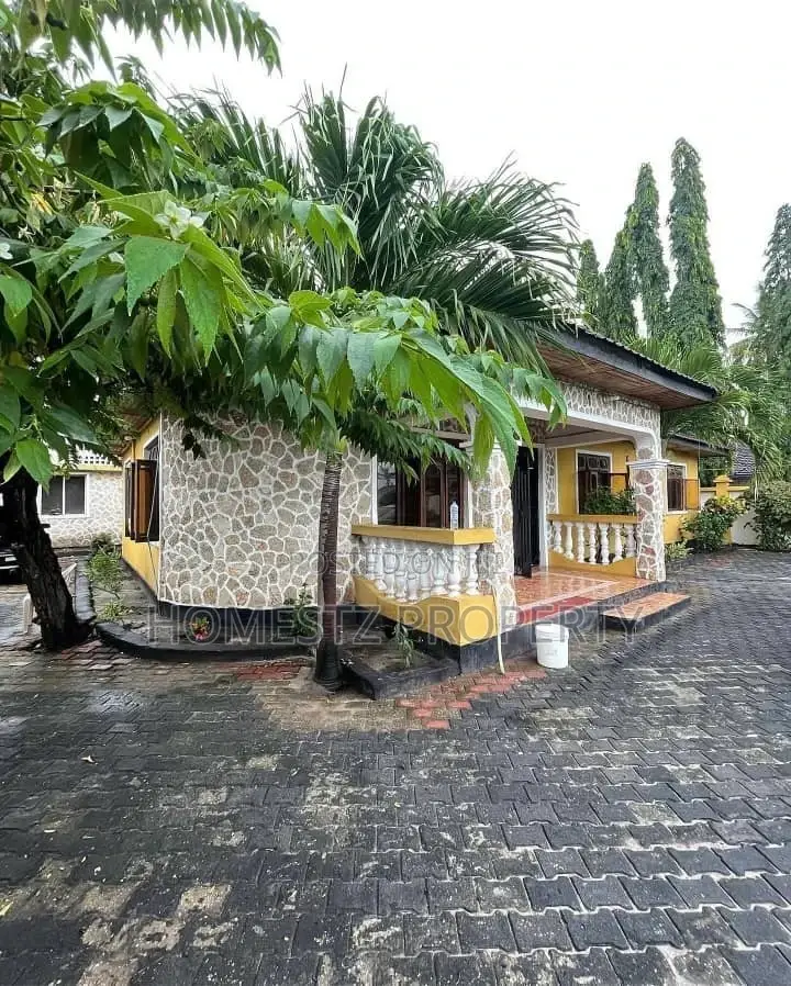 3bdrm House in Mbezi Beach, Kinondoni for sale in Kinondoni