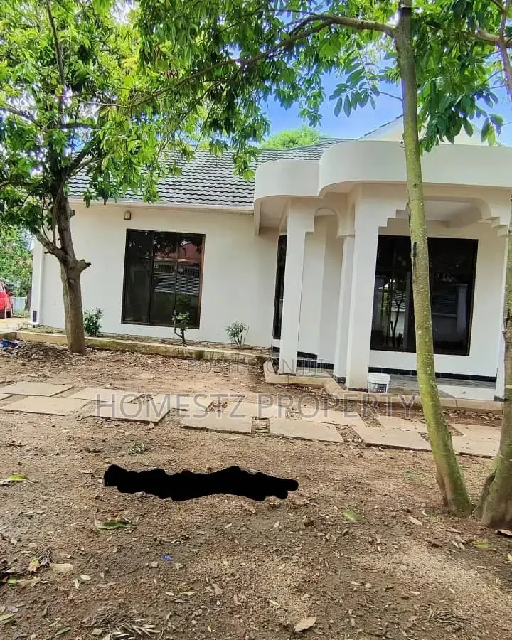 3bdrm House in Mbezi Beach Africana, Kinondoni for sale in Kinondoni