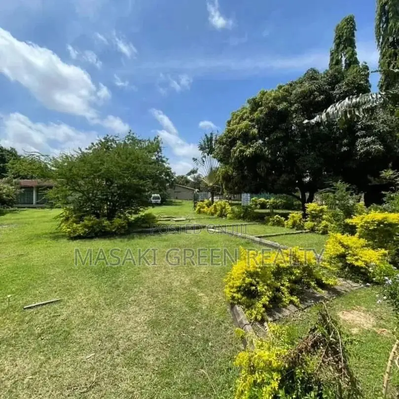 Plot/Ordinary House for Sale at MBEZI BEACH MAKONDE in Kinondoni