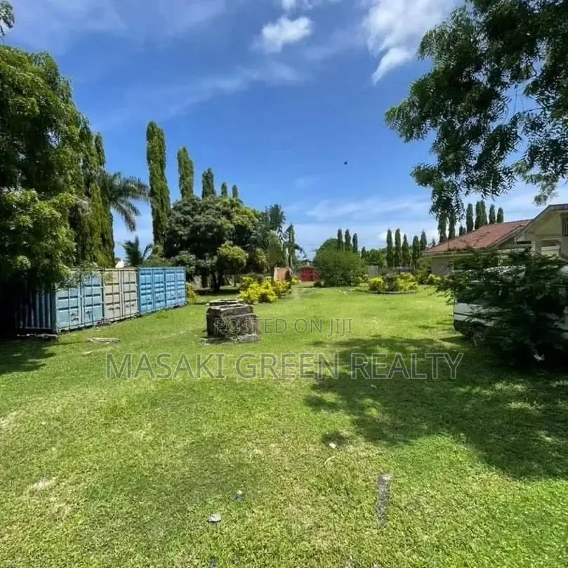 Plot/Ordinary House for Sale at MBEZI BEACH MAKONDE in Kinondoni