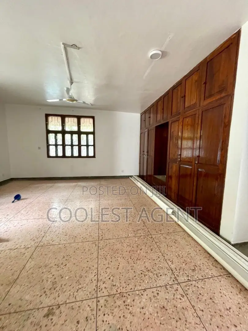 8bdrm Bungalow in Masaki, Kinondoni for rent in Kinondoni