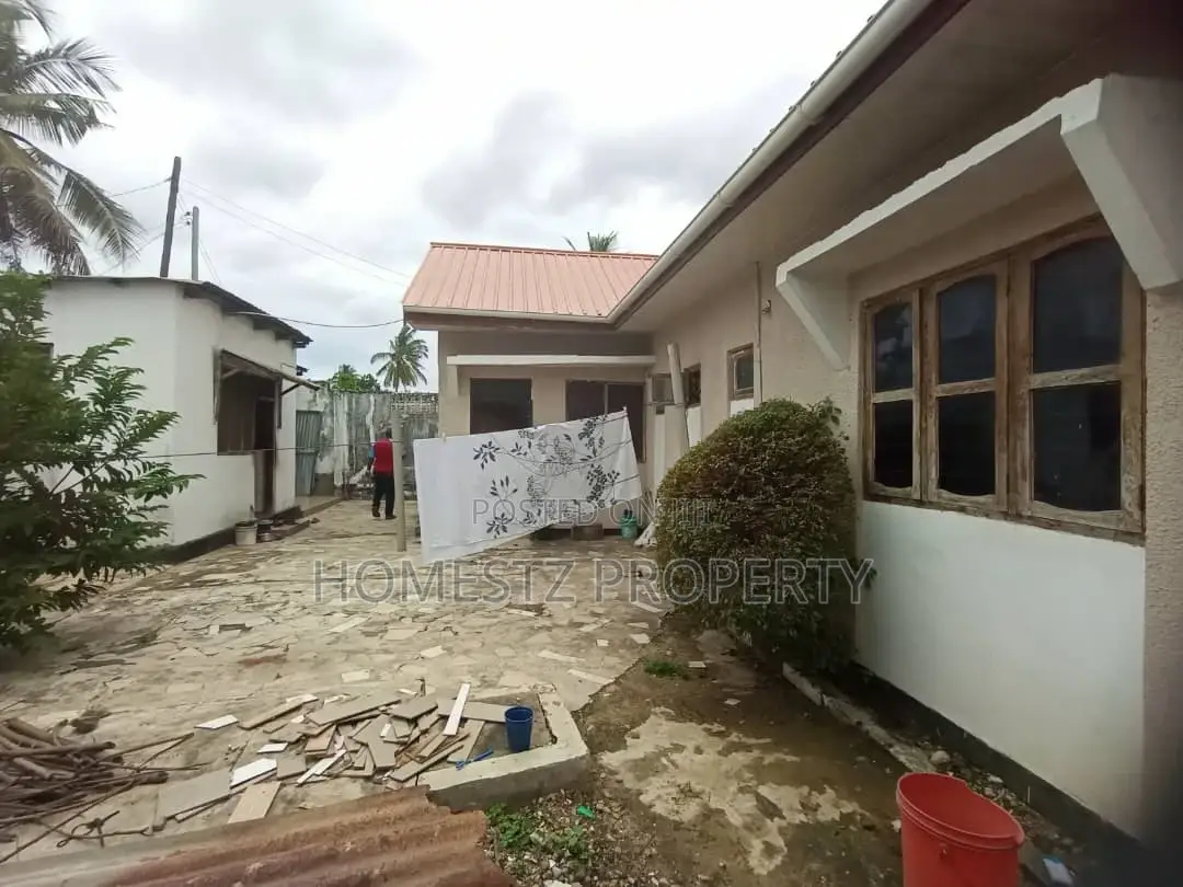 3bdrm House in Madale Polisi, Kinondoni for sale in Kinondoni