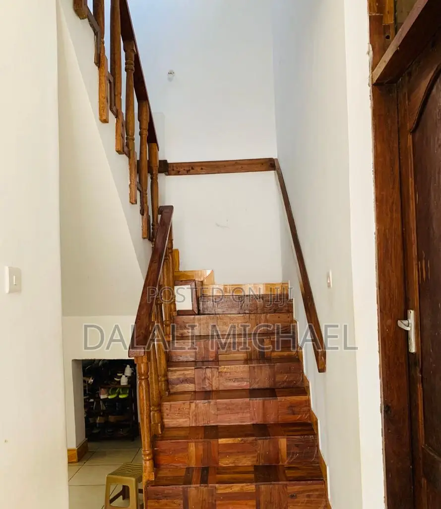5bdrm House in Goba for sale in Goba