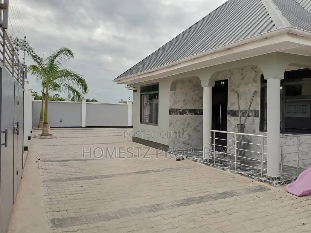 3bdrm House in Boko Basihaya, Kinondoni for sale in Kinondoni