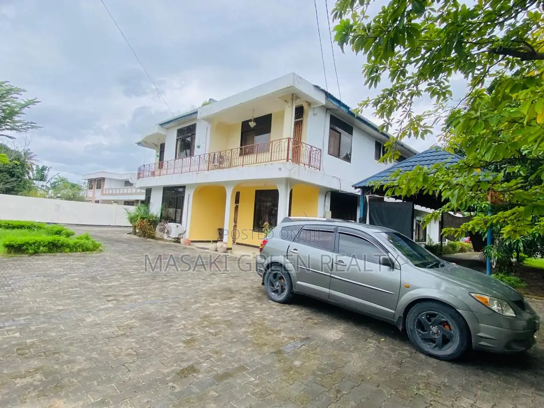 8bdrm Mansion in Mikocheni A, Kinondoni for sale in Kinondoni