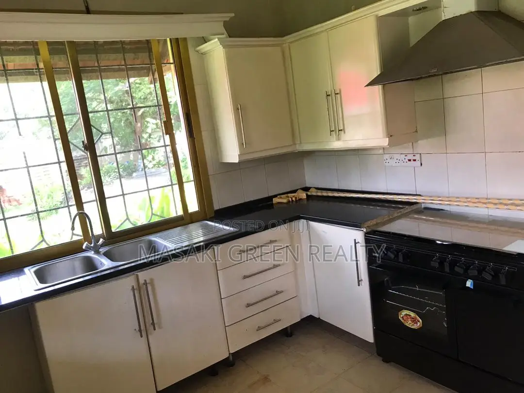 8bdrm Mansion in Mikocheni A, Kinondoni for sale in Kinondoni