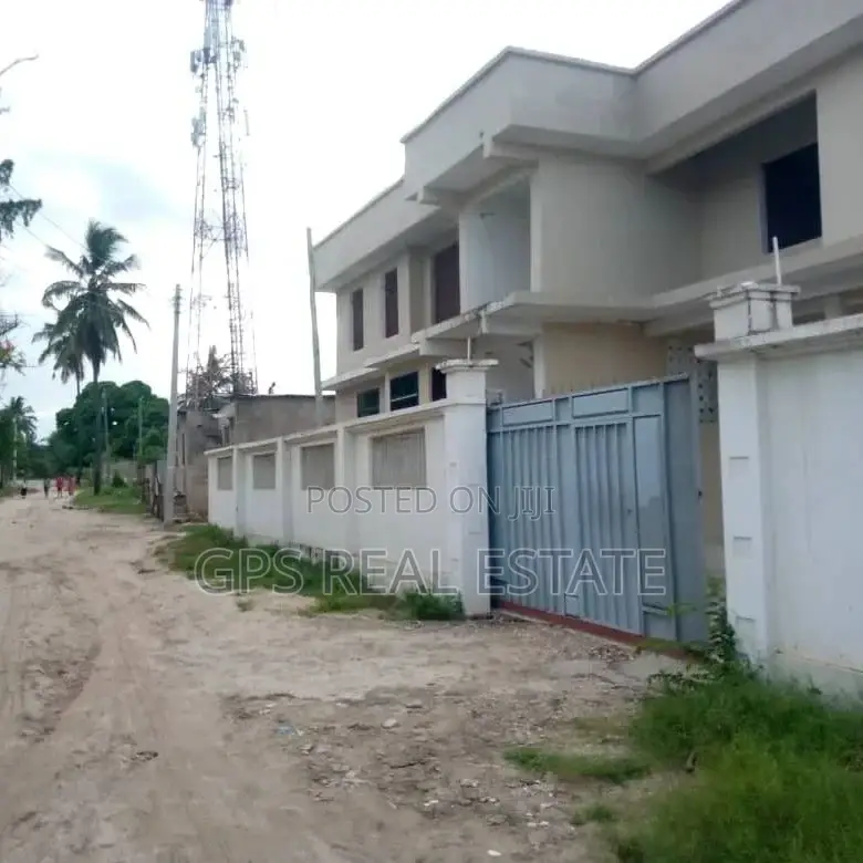 6bdrm Apartment in Ununio, Kinondoni for sale in Kinondoni