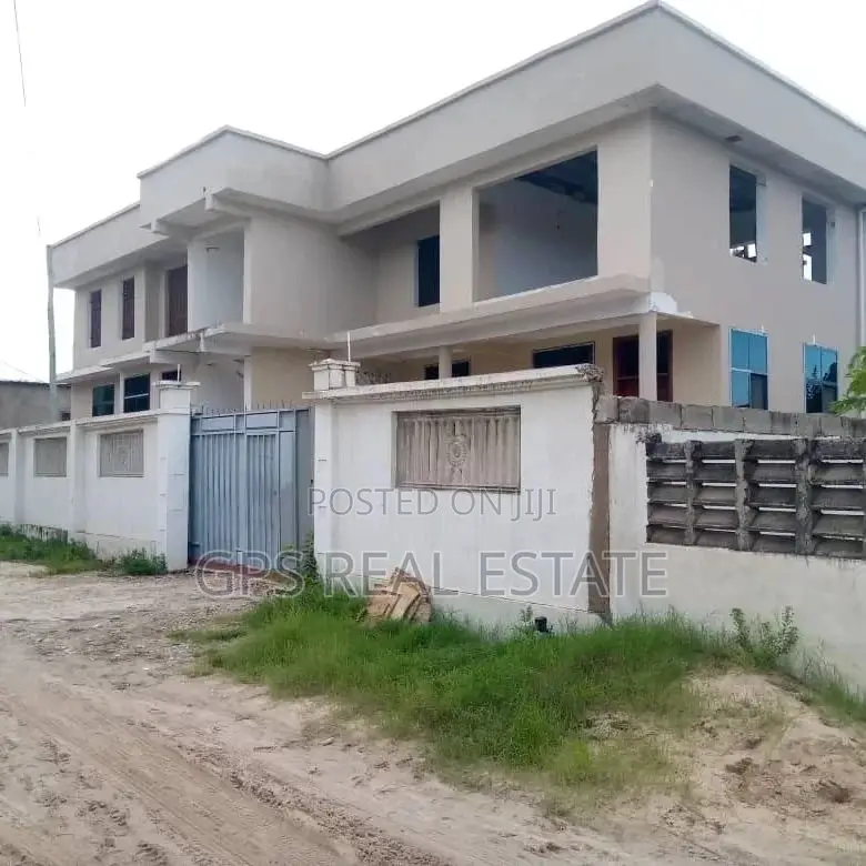 6bdrm Apartment in Ununio, Kinondoni for sale in Kinondoni