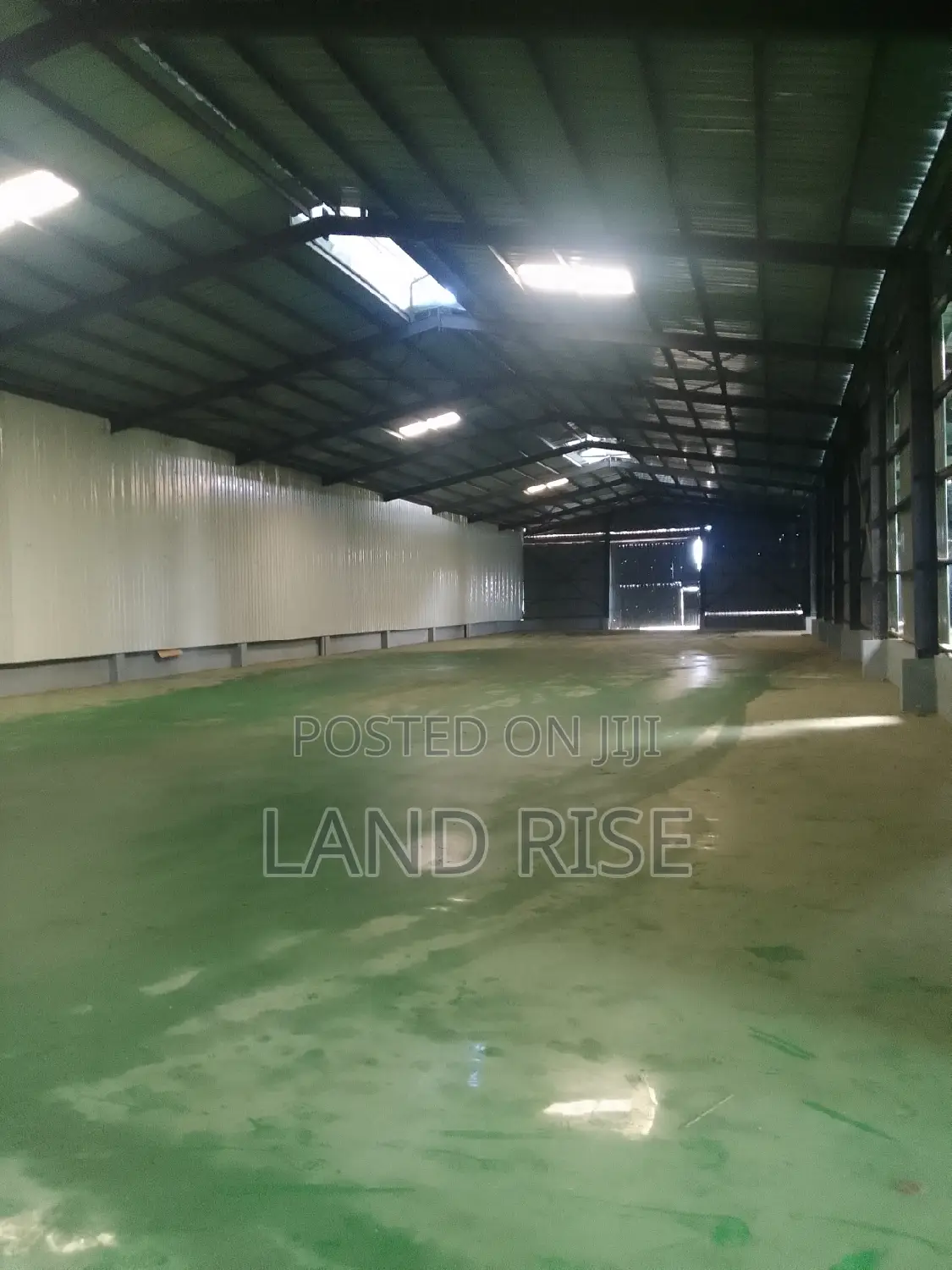 1800 SQM Warehouse in Bagamoyo Zinga in Zinga