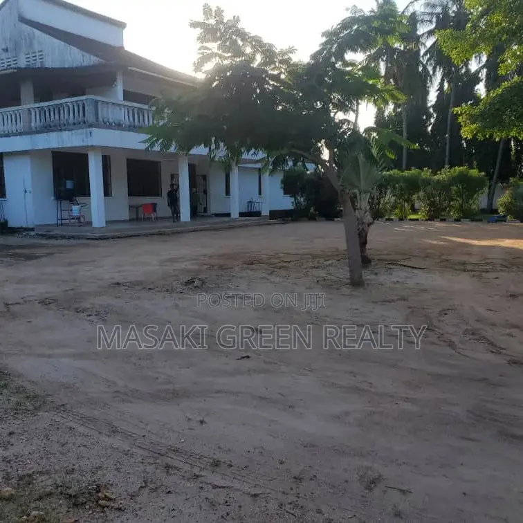 7bdrm House in Bahari Beach, Kinondoni for sale in Kinondoni