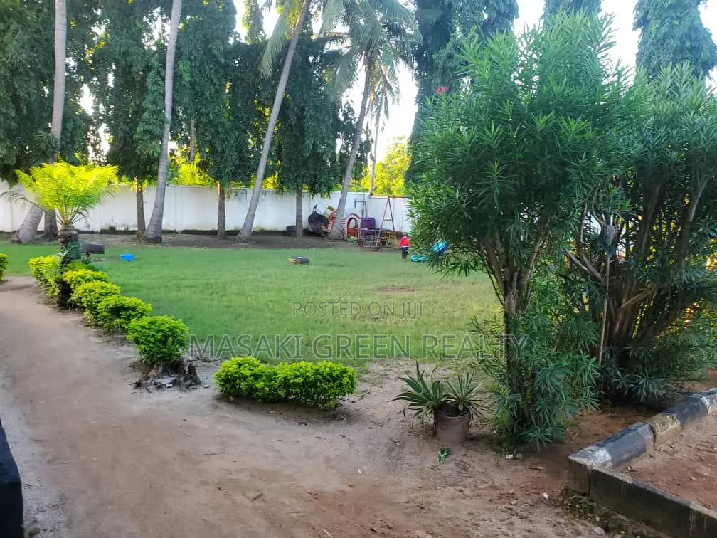 7bdrm House in Bahari Beach, Kinondoni for sale in Kinondoni