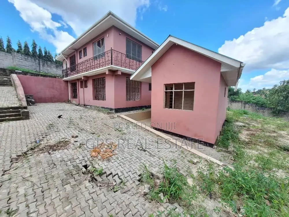 6bdrm House in Kinyerez Kibaga B, Kinondoni for sale in Kinondoni