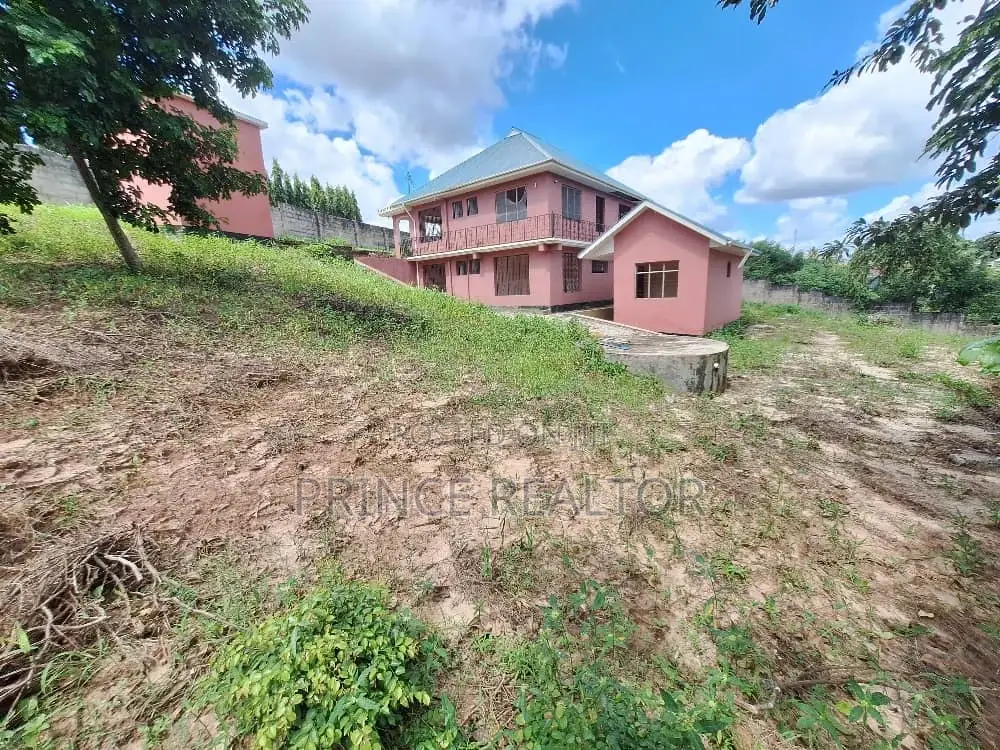 6bdrm House in Kinyerez Kibaga B, Kinondoni for sale in Kinondoni