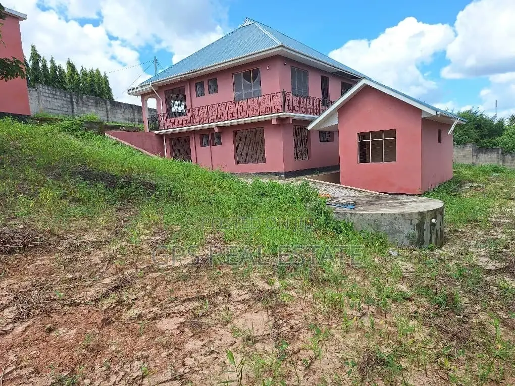 6bdrm House in Kinyerez Kibaga B, Kinondoni for sale in Kinondoni