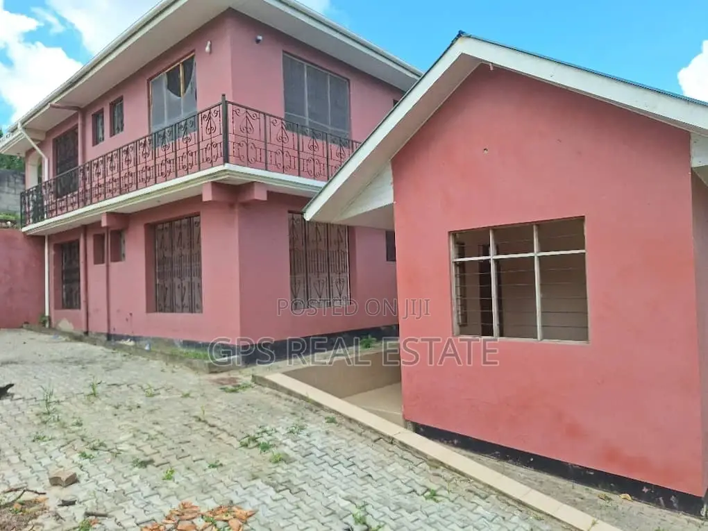 6bdrm House in Kinyerez Kibaga B, Kinondoni for sale in Kinondoni