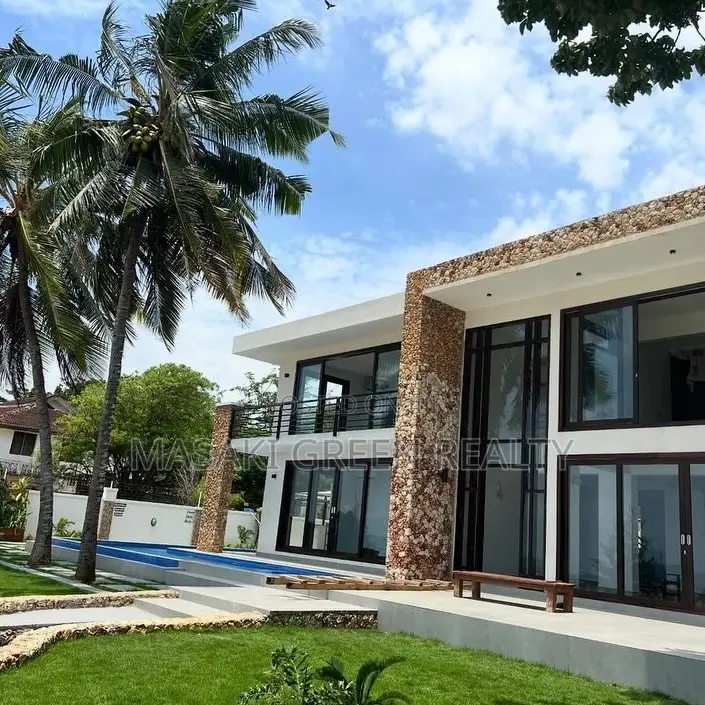 4bdrm Mansion in Bahari Beach, Kinondoni for sale in Kinondoni