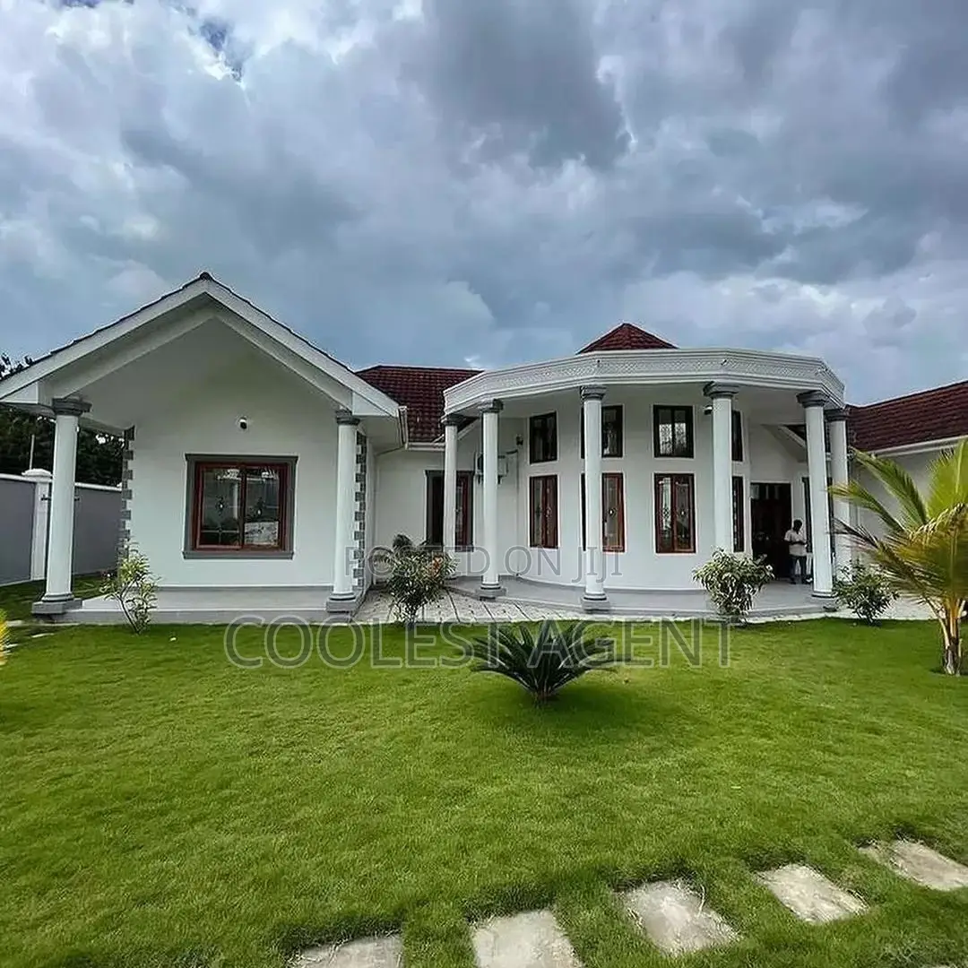 Furnished 5bdrm House in Mbezibeach, Kinondoni for rent in Kinondoni
