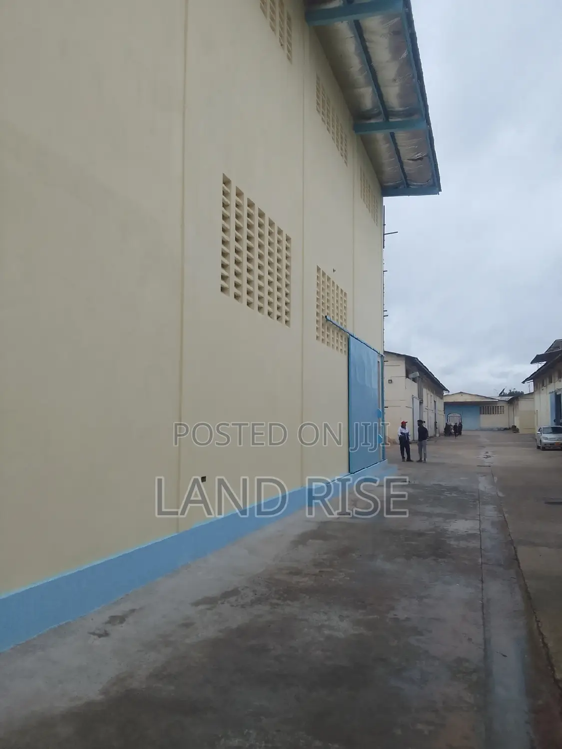 300 SQM in Nyerere Road in Vingunguti