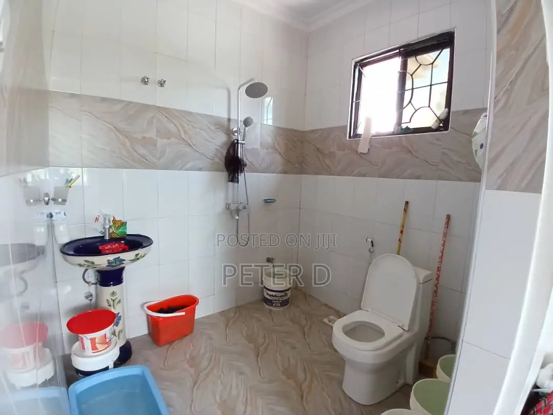 5bdrm House in Mbezi for sale in Mbezi
