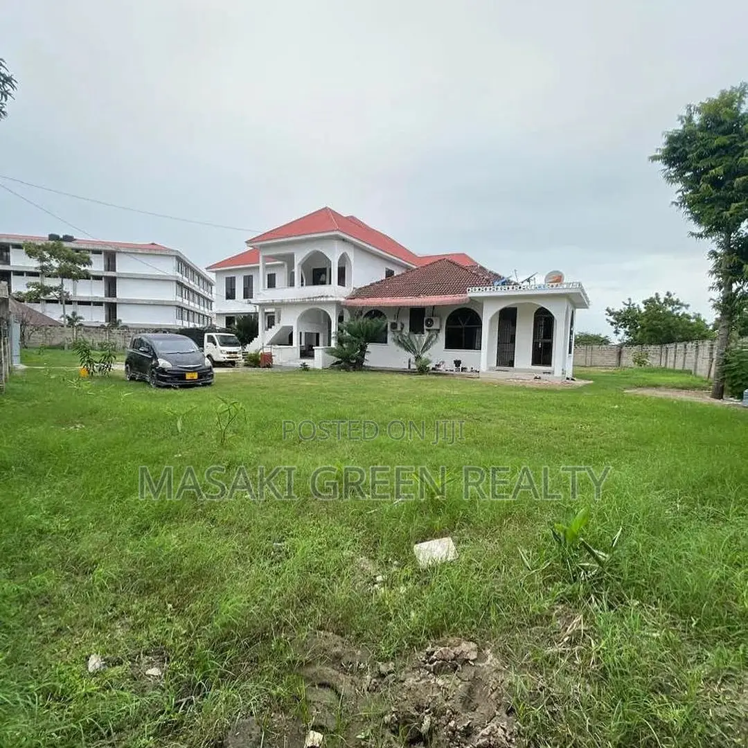 8bdrm House in Bahari Beach, Kinondoni for sale in Kinondoni