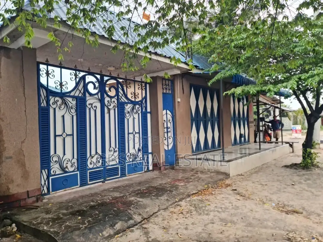 5bdrm House in Mbagala Mzambarauni, Temeke for sale in Temeke