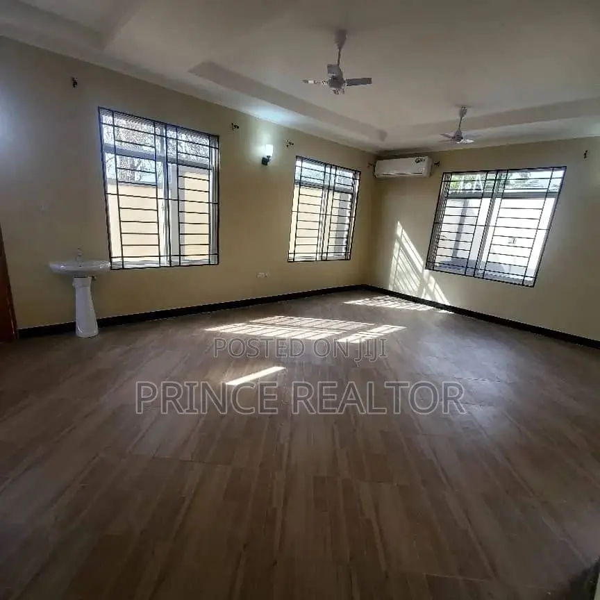 3bdrm House in Madale Mivumoni, Kinondoni for sale in Kinondoni