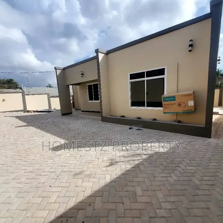 3bdrm House in Madale Mivumoni, Kinondoni for sale in Kinondoni