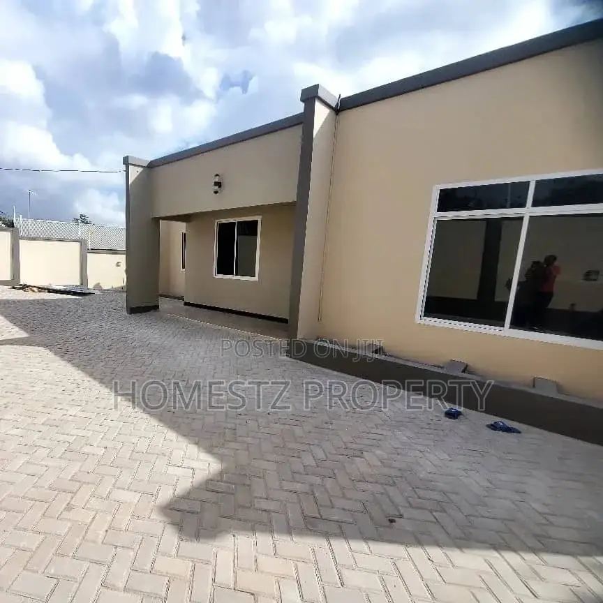 3bdrm House in Madale Mivumoni, Kinondoni for sale in Kinondoni