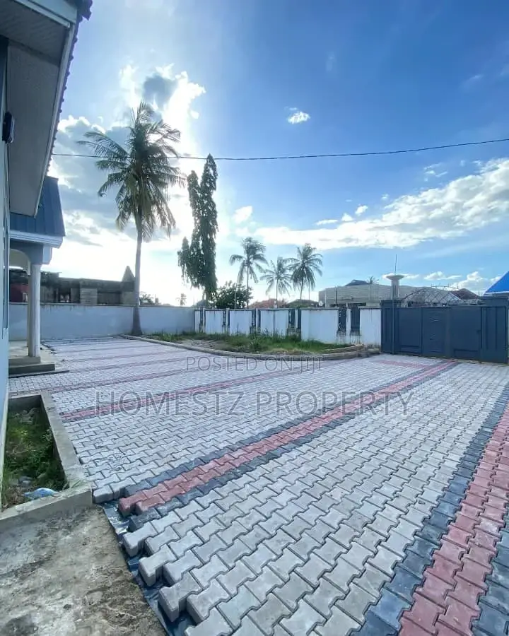 Furnished 3bdrm House in Mbweni Mpiji, Kinondoni for sale in Kinondoni