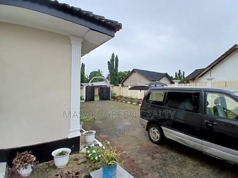 3bdrm House in Mbezi Beach, Kinondoni for sale in Kinondoni