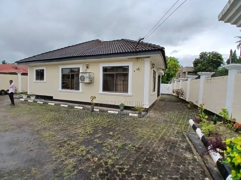 3bdrm House in Mbezi Beach, Kinondoni for sale in Kinondoni
