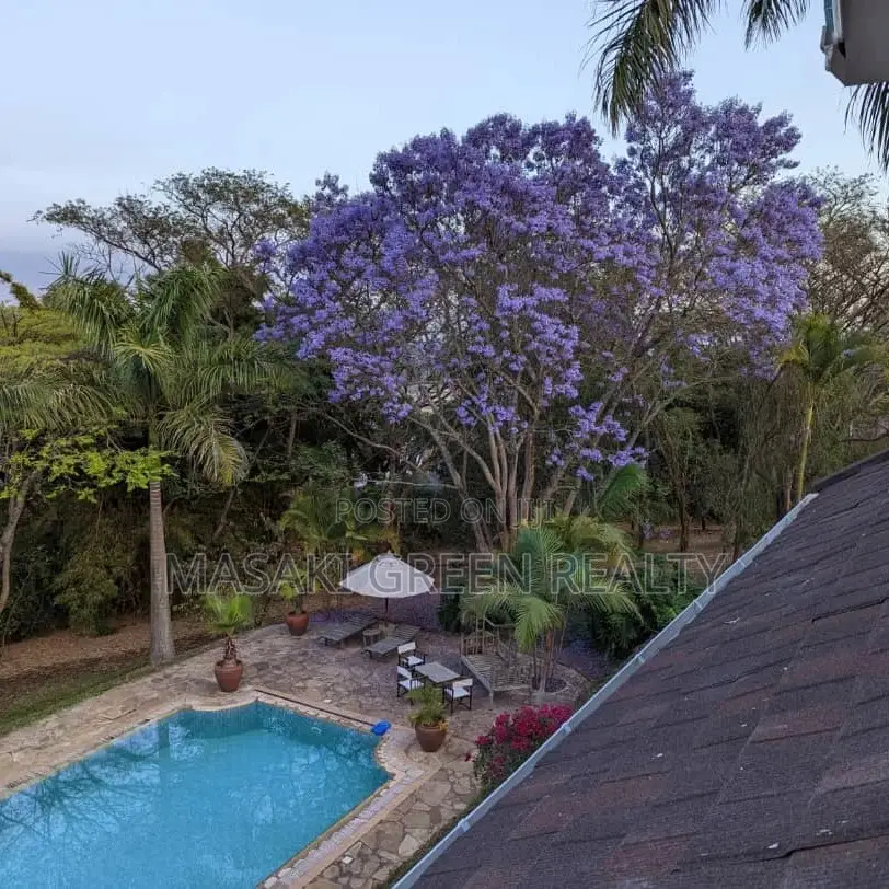 7bdrm House in Ngurudoto Estate, Kinondoni for sale in Kinondoni