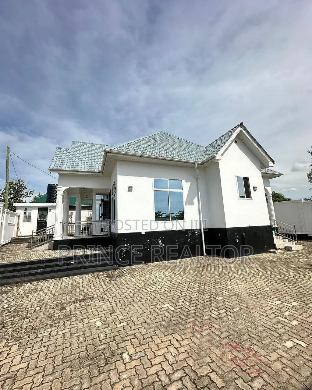 3bdrm Apartment in Temeke Wailes for sale in Temeke
