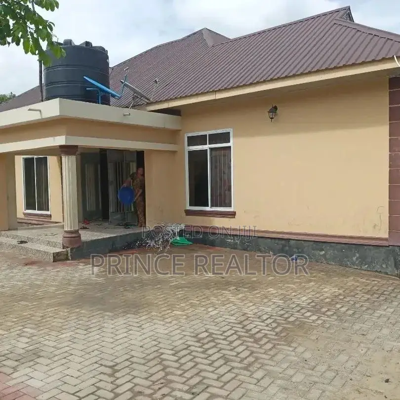 3bdrm Apartment in Mbezi Kibanda Cha, Kinondoni for sale in Kinondoni
