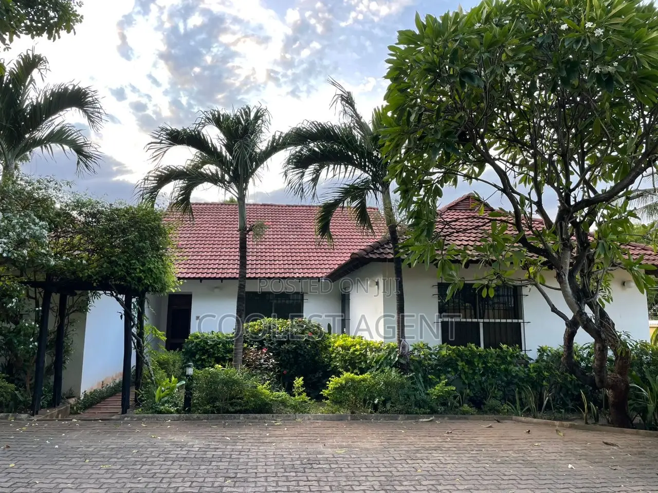 Furnished 4bdrm Villa in Oysterbay, Kinondoni for rent in Kinondoni