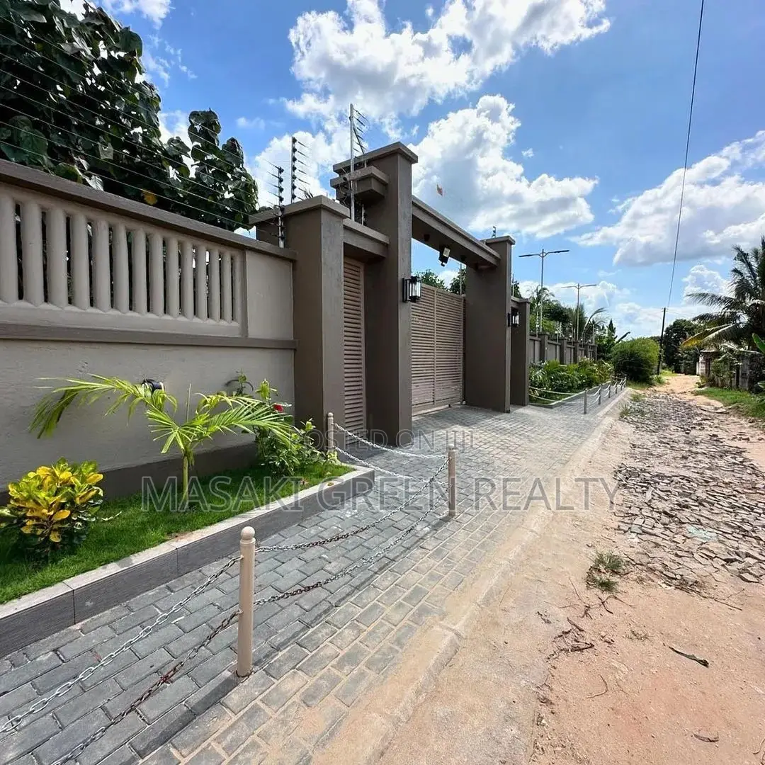 3bdrm Mansion in Madale Estate, Kinondoni for sale in Kinondoni