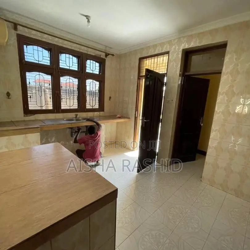 5bdrm House in Bunju for sale in Bunju