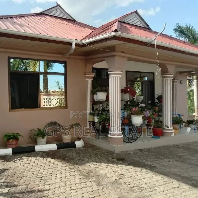 3bdrm House in Kimara Temboni, Kinondoni for sale in Kinondoni