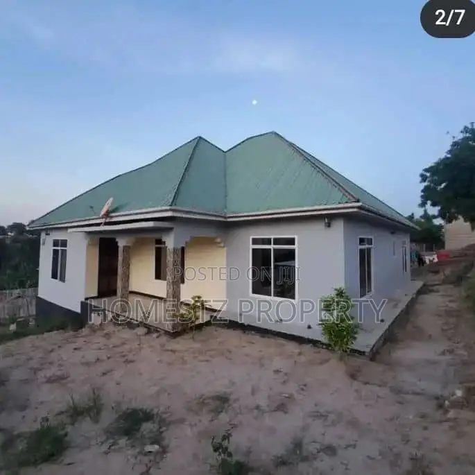 3bdrm House in Mbezi Kwa Msuguli, Kinondoni for sale in Kinondoni